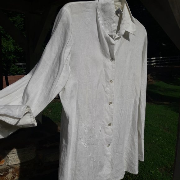 Linen Shirt Vintage White Button Down Blouse Irish Linen Embroidered Accent - Picture 4 of 16
